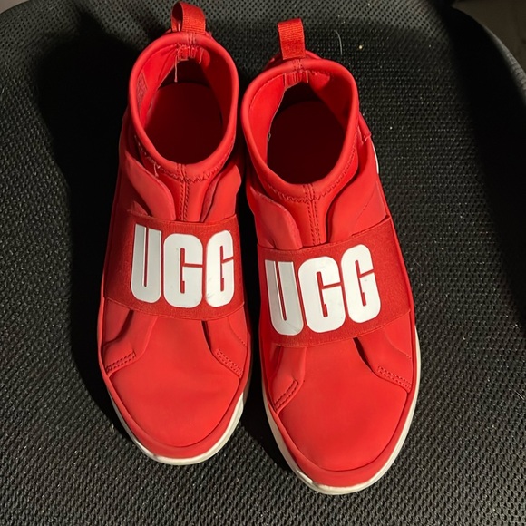 Ugg sneakers.  Size 5 - Picture 1 of 3